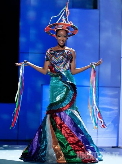 Nacionaliniai drabužiai Miss Visata 2011 konkurse
